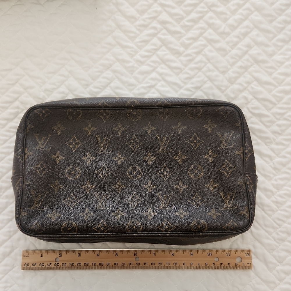 Authentic Louis Vuitton Large Brown Monogram Toiletry Bag